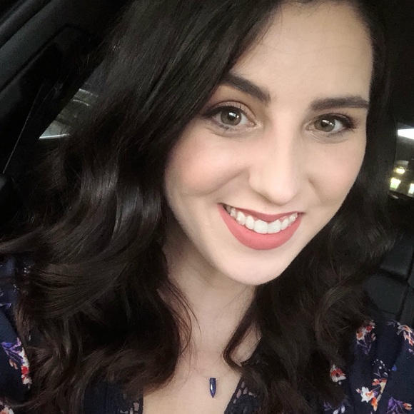 Meet your Posher, Ariel - Picture 1 of 1